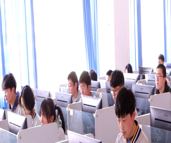 濟南應用技術職業中等專業學校軟件與信息服務專業 聚焦技術開發與銷售，培育復合型IT人才